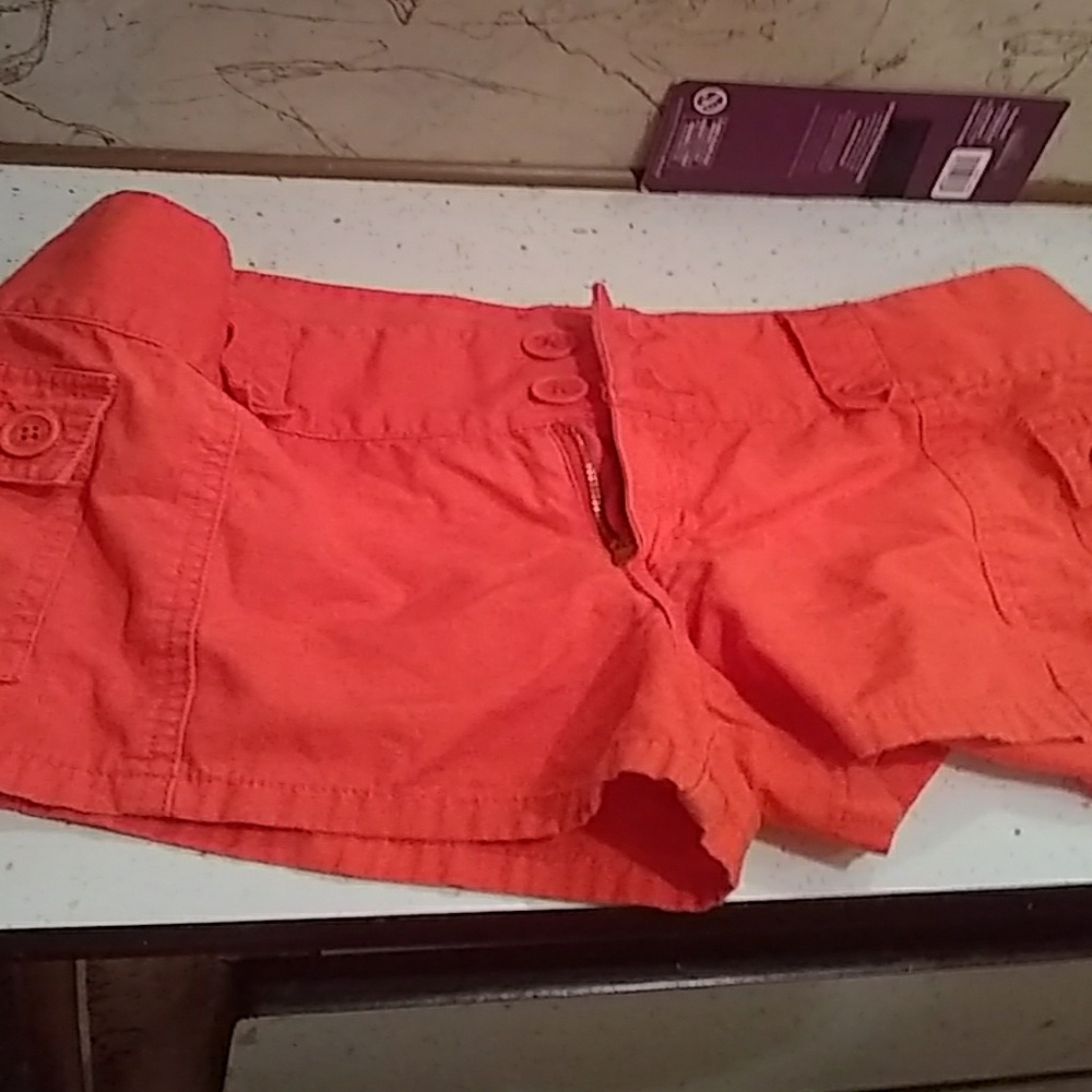 Shorts - Picture 2 of 3